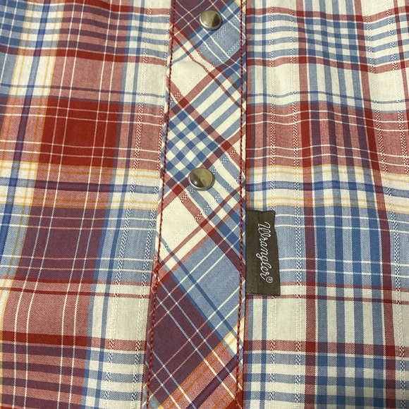 NWT Wrangler Retro Modern Fit Pearl snap long sleeve shirt. Size small - Picture 4 of 6